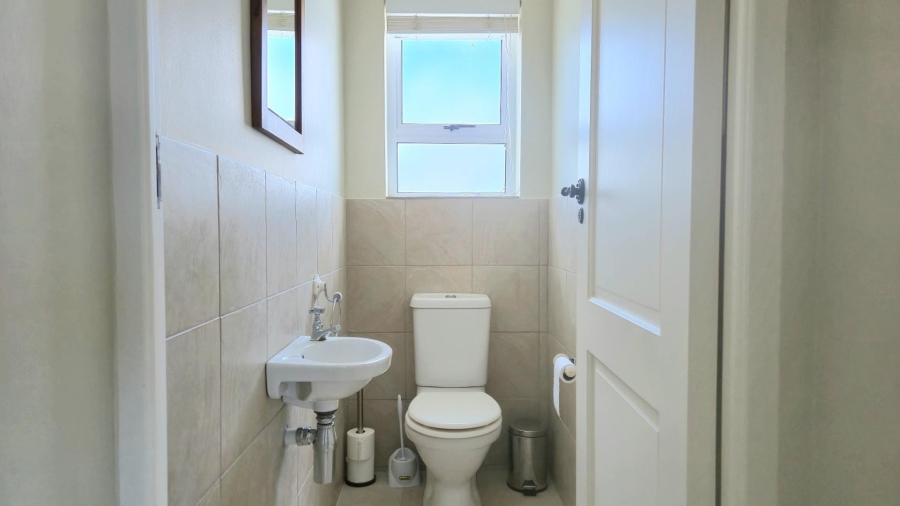 6 Bedroom Property for Sale in Franskraal Western Cape